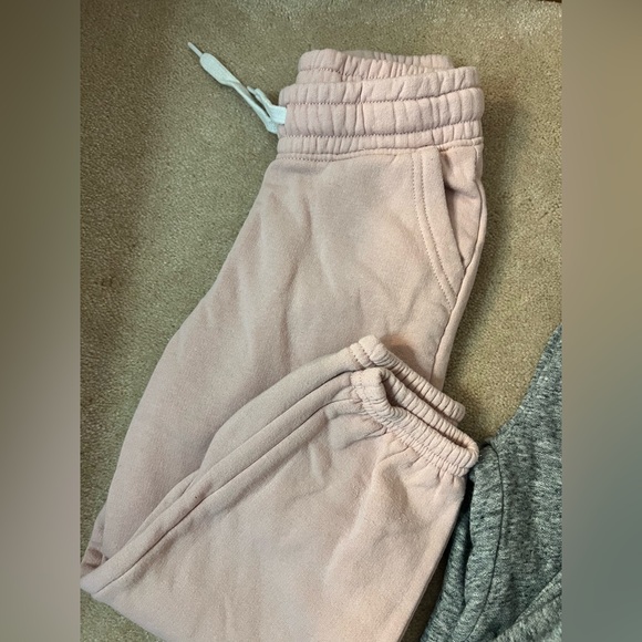 Old Navy Girls 5T Joggers and Legging - Picture 2 of 5